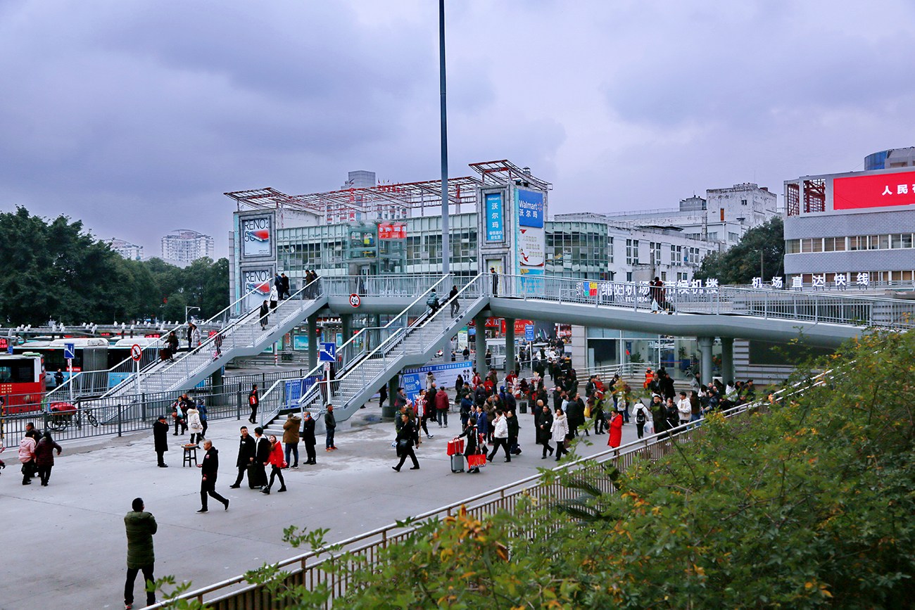 火車客站廣場人行天橋
